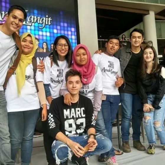 Acara jumpa fans pemain sinetron Anak Langit di Surabaya. foto: Instagram (@sctv)