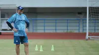 Pelatih Persib Bandung, Robert Alberts. (Bola.com/Erwin Snaz)