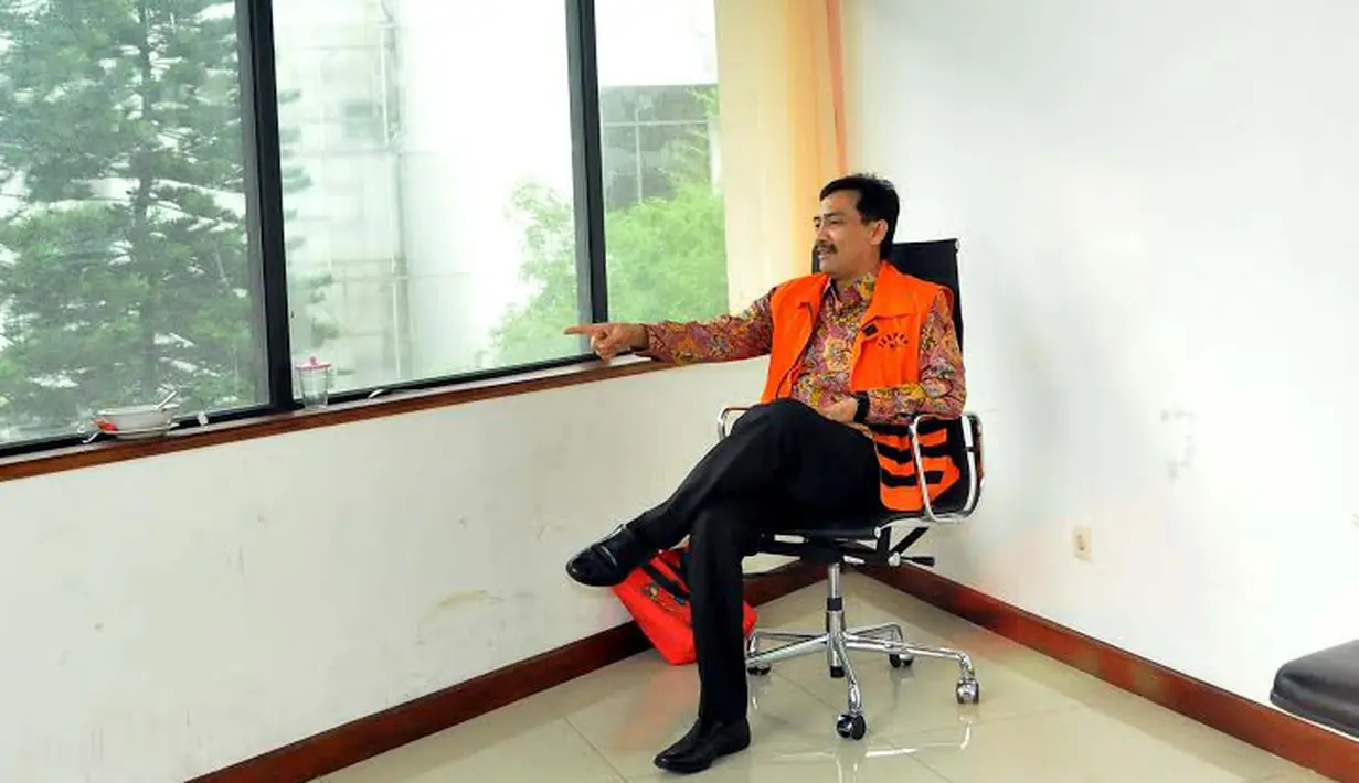 Sebelum menjalani sidang, Andi tampak santai di ruang tunggu Pengadilan   Tipikor (Liputan6.com/Johan Tallo)
