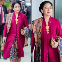 Lihat di sini beberapa potret detail penampilan penuh pesona Puan Maharani pakai kebaya kartini baca teks proklamasi saat Upacara HUT ke-79 RI di IKN.
