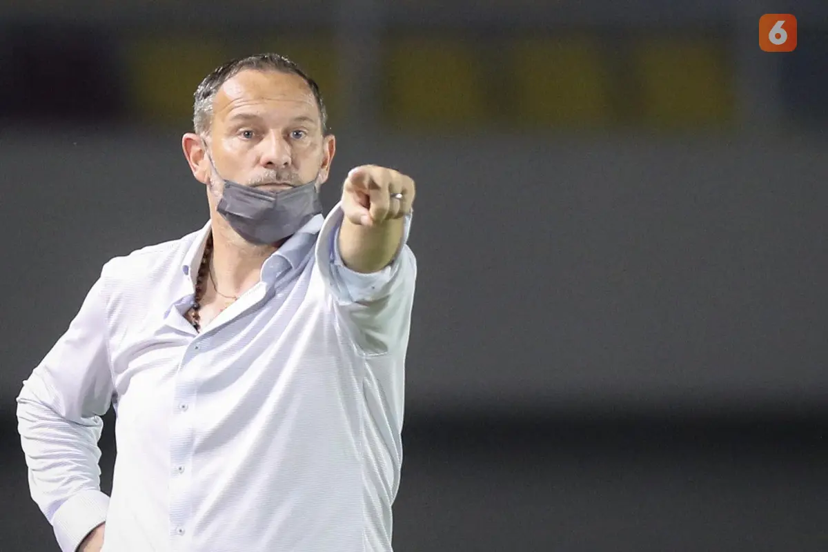 Foto: Irfan Jaya Cetak Brace Buat Kemenangan PSS Sleman, Dejan Antonic Happy