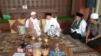 Bakal Cawapres Ma'ruf Amin bertemu ustaz Arifin Ilham di Bogor, Jawa Barat, Jumat (7/9/2018). (Merdeka.com/Ahda Bayhaqi)