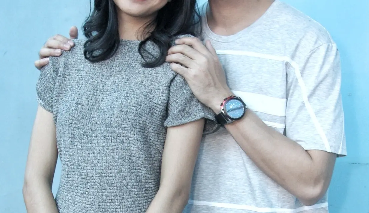 Mikha Tambayong bahkan melihat Fero Walandouw seperti ibu keduanya yang cerewet. Apalagi dirinya terkadang keras kepala saat dinasehati.  (Adrian Putra/Bintang.com)