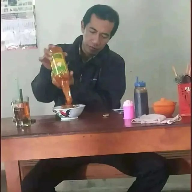Potret 6 Orang Disebut Mirip Jokowi Ini Bak Pinang Dibelah Dua, Bikin Salah Fokus
