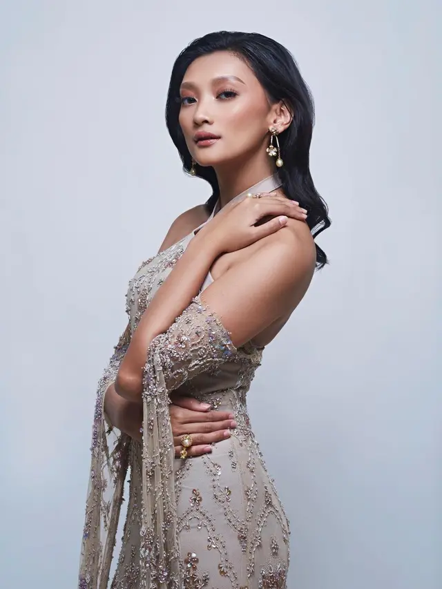 FOTO: Pesona Adinda Cresheilla, Wakil Jawa Timur di Ajang Puteri Indonesia 2022