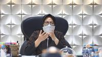 Mensos Risma memberikan Sambutan Secara Virtual dalam rangka Peringatan Hari Pekerja Sosial Sedunia Tahun 2021 (16/03/2021)