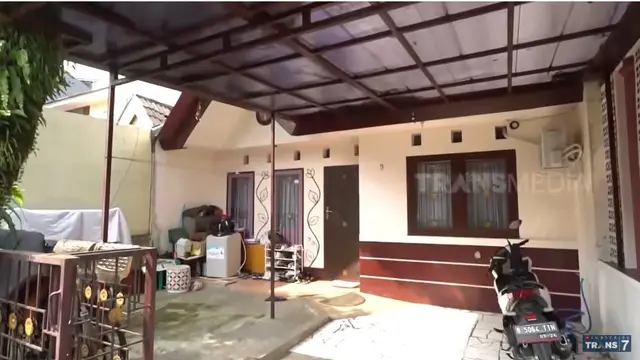 Penampakan rumah Elly Sugigi (YouTube/Trans7 Official)