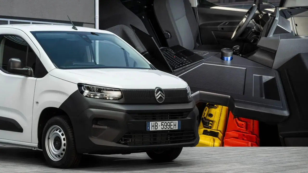 Citroen Berlingo Van First dengan Bumper Plastik dan Fitur ModuTable