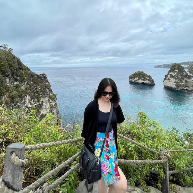 Foto-foto Dinar Salsa Adik Lettu Fardana Calon Ipar Ayu Ting Ting, Tak Kalah Cantik