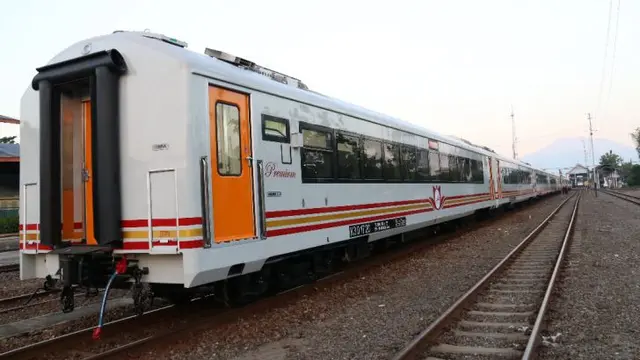 Penampakan kereta ekonomi yang memilik predikat premium yang produksi PT INKA yang dipesan oleh PT Kereta Api Indonesia. (Foto: INKA)