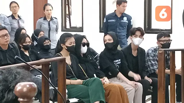 Suasana Sidang Vonis Revenge Porn Di PN Pandeglang. (Kamis, 13/07/2023). (Yandhi Deslatama/Liputan6.com).