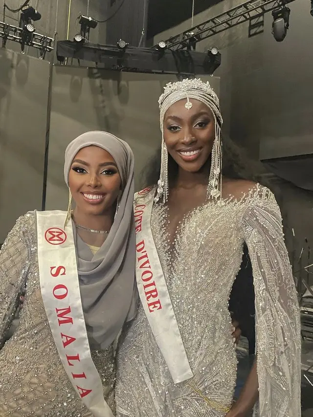 Khadija Omar, Perempuan Hijab Pertama yang Masuk ke 13 Besar Miss World/Instagram/khadija.omarr