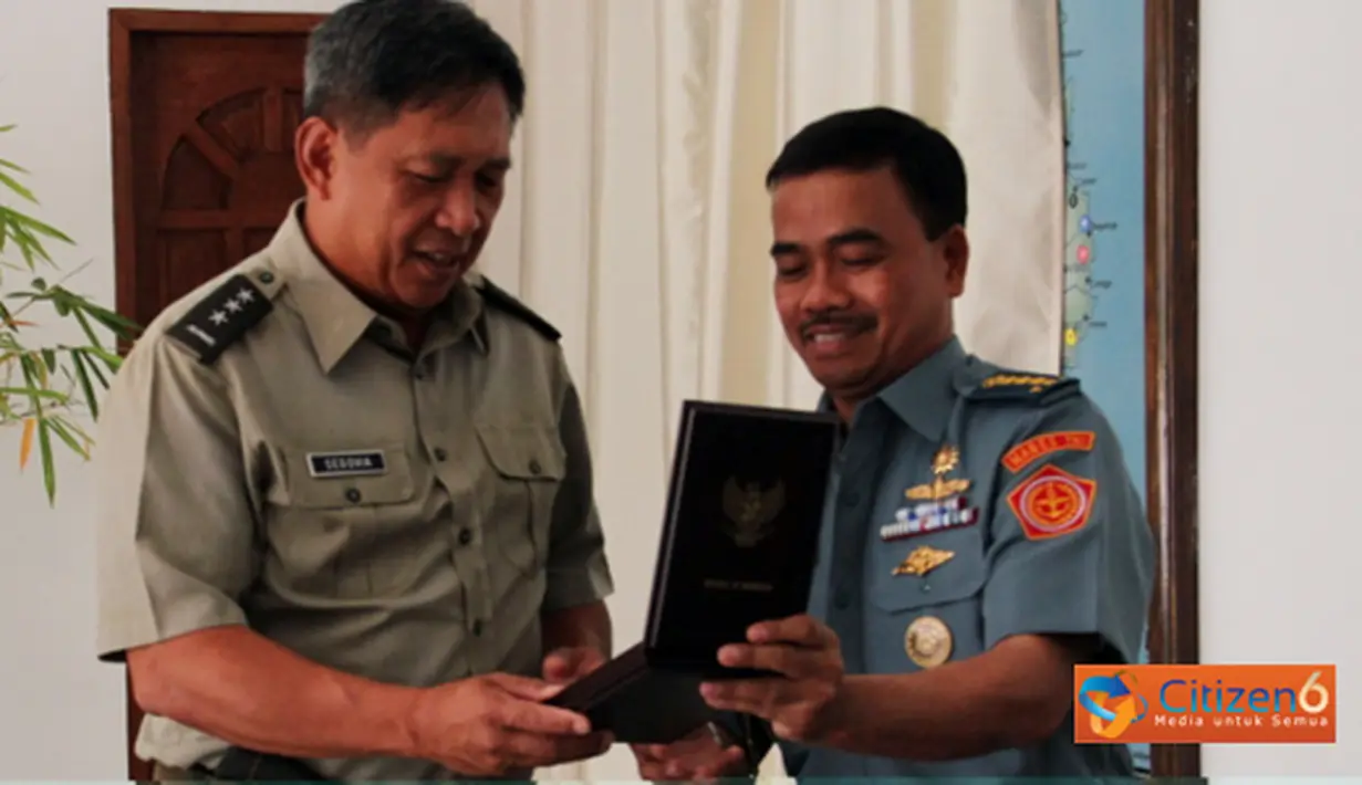 Citizen6, Filipina: Tujuan dari kegiatan tersebut adalah untuk mengucapkan selamat kepada Komandan Eastmincom atas jabatan dan pangkat yang baru, perkenalan dan melaporkan rencana kedatangan KRI Sura-802. (Pengirim: Badarudin Bakri)