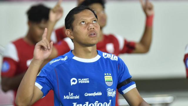 Gelandang Persib Bandung, Adam Alis Setyano.