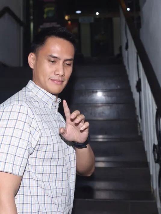 Nasib naas yang dialami Choky Sitohang adalah ia kehilangan sejumlah uang yang nominalnya cukup besar. (Andy Masela/Bintang.com)