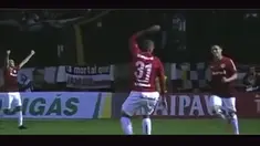 Momen terbaik bagi seorang pesepak bola di lapangan adalah saat mencetak gol. Berikut 10 perayaan gol yang memalukan dan menggelikan di pentas sepak bola dunia.