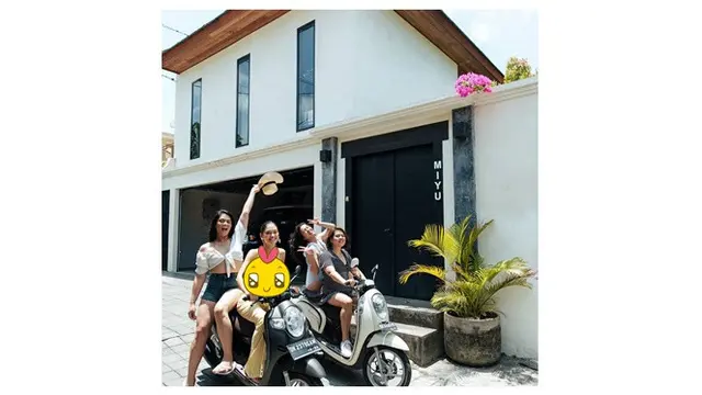 Momen Pia Wurtzbach, Miss Universe Saat Liburan dan Rayakan Ulang Tahun di Bali