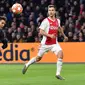 Megabintang Juventus, Cristiano Ronaldo mencetak gol pembuka ke gawang Ajax Amsterdam pada laga pertama perempat final Liga Champions 2018-2019 di Amsterdam Arena, Rabu (10/4). Juventus harus puas bermain imbang 1-1 di kandang Ajax Amsterdam. (AP/Martin Meissner)