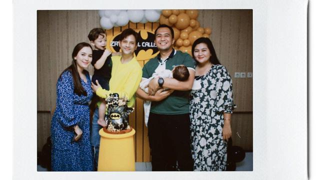 6 Momen Seru Putra Lucky Perdana dan Lidi Brugman yang Bertema Batman