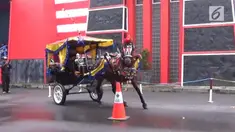  Sebuah event unik digelar di Kuningan, Jawa Barat. Lomba slalom test delman.

Sebanyak 60 peserta kusir delman mengikuti lomba. (sab)