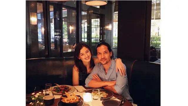 Umumkan Kehamilan, Ini 7 Potret Mesra Kimberly Ryder dan Sang Suami