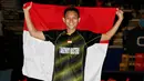 Pebulutangkis Indonesia, Sony Dwi Kuncoro, sukses mengibarkan merah putih usai meraih gelar Singapura Terbuka Super Series 2016 di Singapore Indoor Stadium, Minggu (17/4/2016). (PBSI/Nafielah)