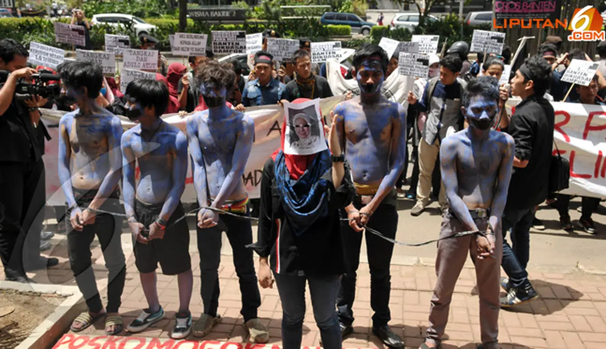 Aksi unjuk rasa yang digelar di Gedung KPK ini berlangsung damai (Liputan6.com/Helmi Fithriansyah)