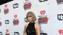 Banyak orang berpendapat Taylor Swift memakai jumpsuit yang terlalu ketat terlihat seperti bokongnya kian membesar. (AFP/Bintang.com)