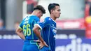 Pemain Persib Bandung, Beckham Putra, tampak kecewa setelah ditaklukkan Persik Kediri pada laga BRI Liga 1 2022/2023 di Stadion Pakansari, Bogor, Rabu (8/3/2023). (Bola.com/M Iqbal Ichsan)