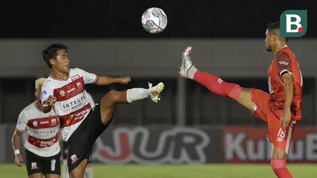 Foto: Belum Cicipi Kemenangan di BRI Liga 1 2021 / 2022, Madura United dan PSM Makassar Bermain Imbang