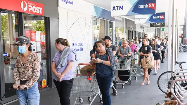 Australia Selatan Lockdown Lagi, Warga Borong Keperluan di Supermarket