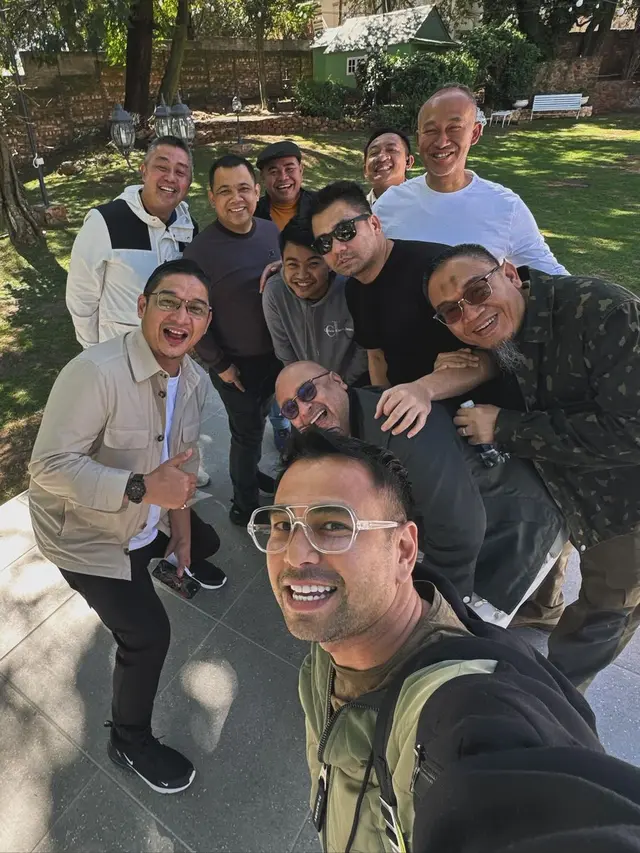 10 Potret Raffi Ahmad Liburan ke Afrika Selatan, Berkelana ke Tengah Hutan