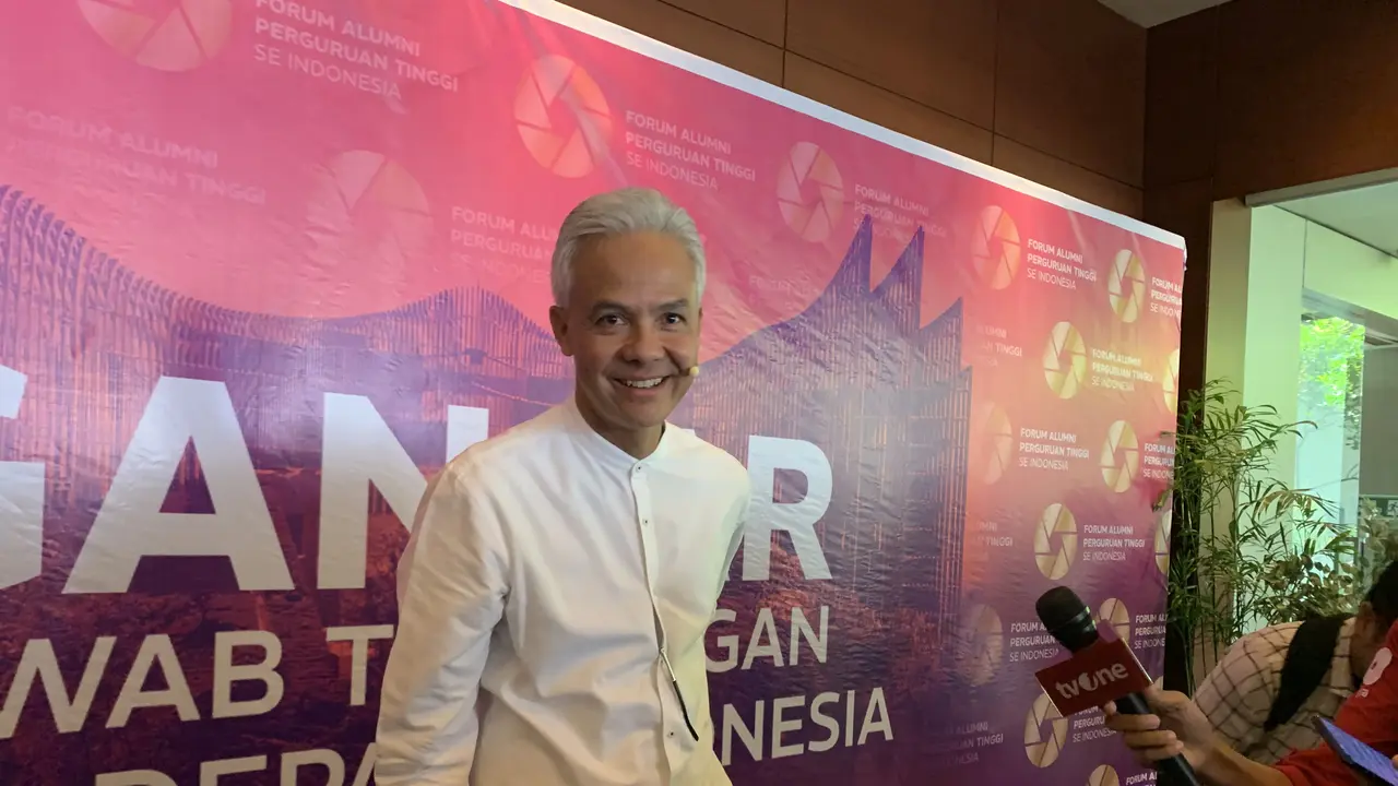 Bakal calon presiden dari PDI Perjuangan Ganjar Pranowo di Djakarta Theatre, Minggu (17/9/2023). (Liputan6.com/Delvira Hutabarat)