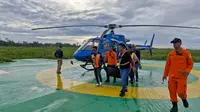 Tim gabungan mengevakuasi pendaki perempuan dari Puncak Cartensz Kabupaten Puncak Jaya, Provinsi Papua Tengah.