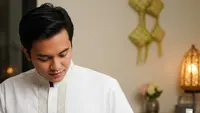 7 Cara Menghilangkan Noda Kuah Opor di Baju Lebaran Putih yang Ampuh