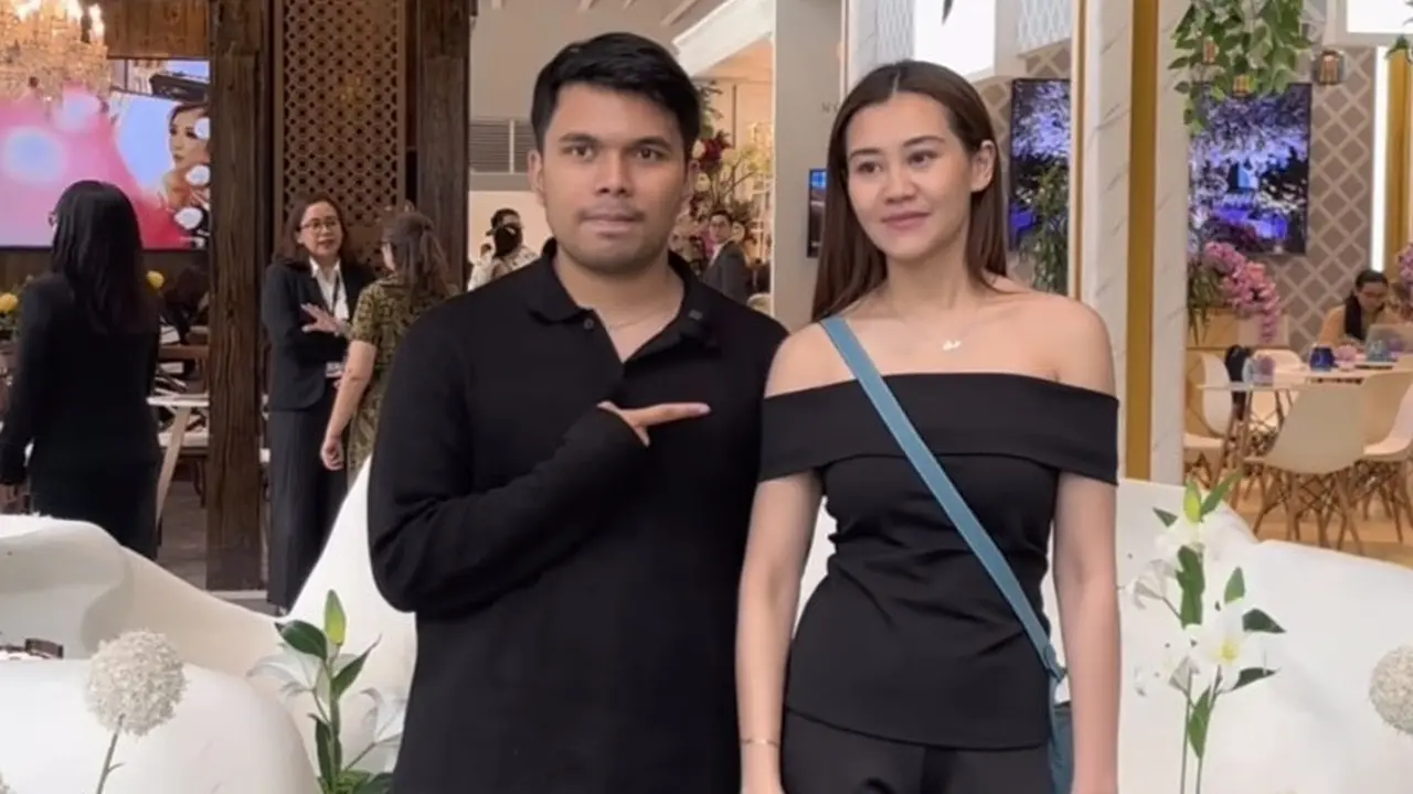 Gaya Aaliyah Massaid dan Thariq Halilintar di Wedding Expo