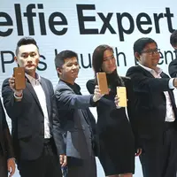 Oppo F3 Plus, smartphone andalan Marshal Sastra dan Ayu Gani. (Bintang.com/Savana Alaydrus)