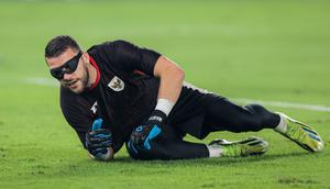 Kiper Timnas Indonesia, Maarten Paes. (Bola.com/Bagaskara Lazuardi)