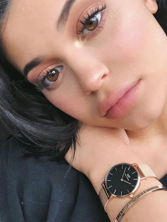 Satu lagi potret Kylie Jenner saat berambut pendek. Waah cantik banget, ya! Pantas saja jadi trend-setter! (instagram/kyliejenner)
