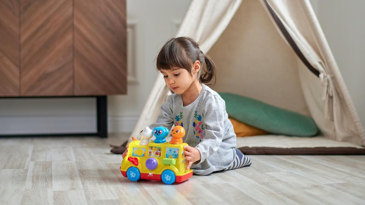 ilustrasi anak bermain