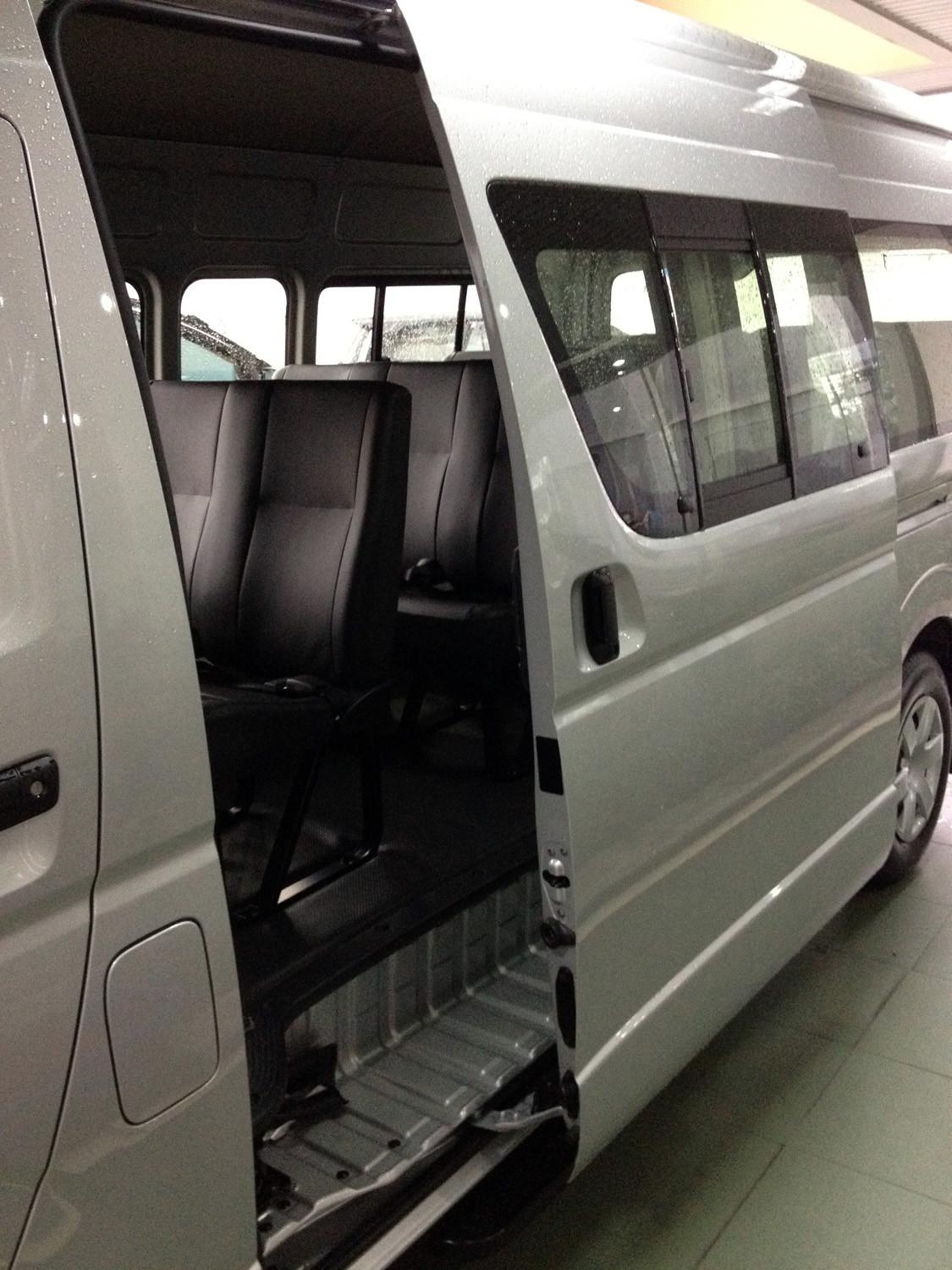 Toyota Hiace Commuter, Muat 16 Penumpang! Review