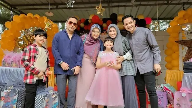 Muhammad Fauzan, Findo Purwono HW, Rheina Ipeh, Ciara Brosnan, Alyssa Soebandono, Dude Harlino (Foto: instagram/findo_hw)