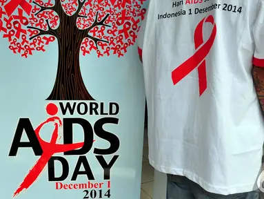 Warga binaan Lapas Narkotika Kelas IIA Jakarta memperingati Hari AIDS/HIV sedunia, Jakarta, Senin (1/12/2014). (Liputan6.com/Johan Tallo)