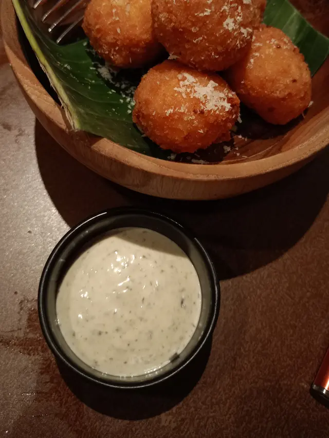 Menikmati Sensasi Hangout ala Bali di Jakarta Ditemani Sajian Kuliner dari Breman85