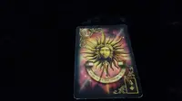 Tarot Hari Ini: Kartu The Sun atau Matahari dalam Gilded Riverie Lenormand menggambarkan tentang suatu energi yang besar.