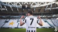 Dusan Vlahovic resmi menjadi pemain baru Juventus. (Dok. Juventus)