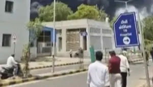 Pesawat Air India jatuh tak lama setelah lepas landas dari bandara di Ahmedabad, Kamis 12 Juni 2025. (Mohan Nakum/AP)