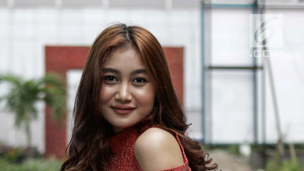 Pose Pamela Safitri yang Bikin Para Pria Lemas