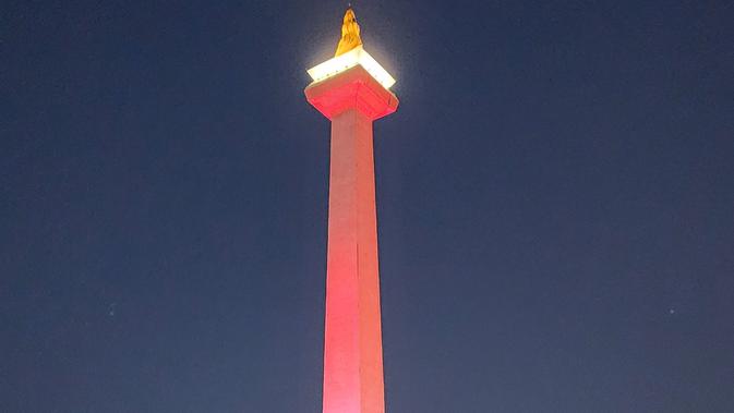 <p>Kedutaan Besar Georgia berkolaborasi dengan Pemerintah Provinsi DKI Jakarta menyalakan lampu merah dan putih - warna bendera Georgia- di Bundaran HI. (Dokumentasi Kedubes Georgia di Jakarta)</p>