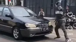 Polisi Amankan Pria yang Diduga Pecahkan Kaca Mobil di Jagakarsa